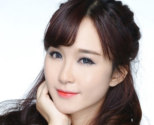 tướng lông mày giao nhau